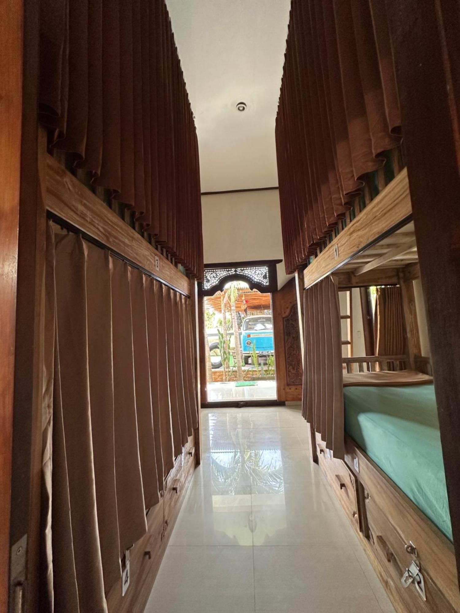 Lembongan Hostel Nusa Lembongan Kültér fotó