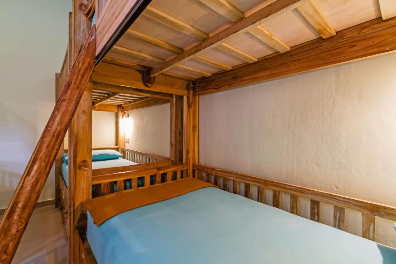 Lembongan Hostel Nusa Lembongan Kültér fotó