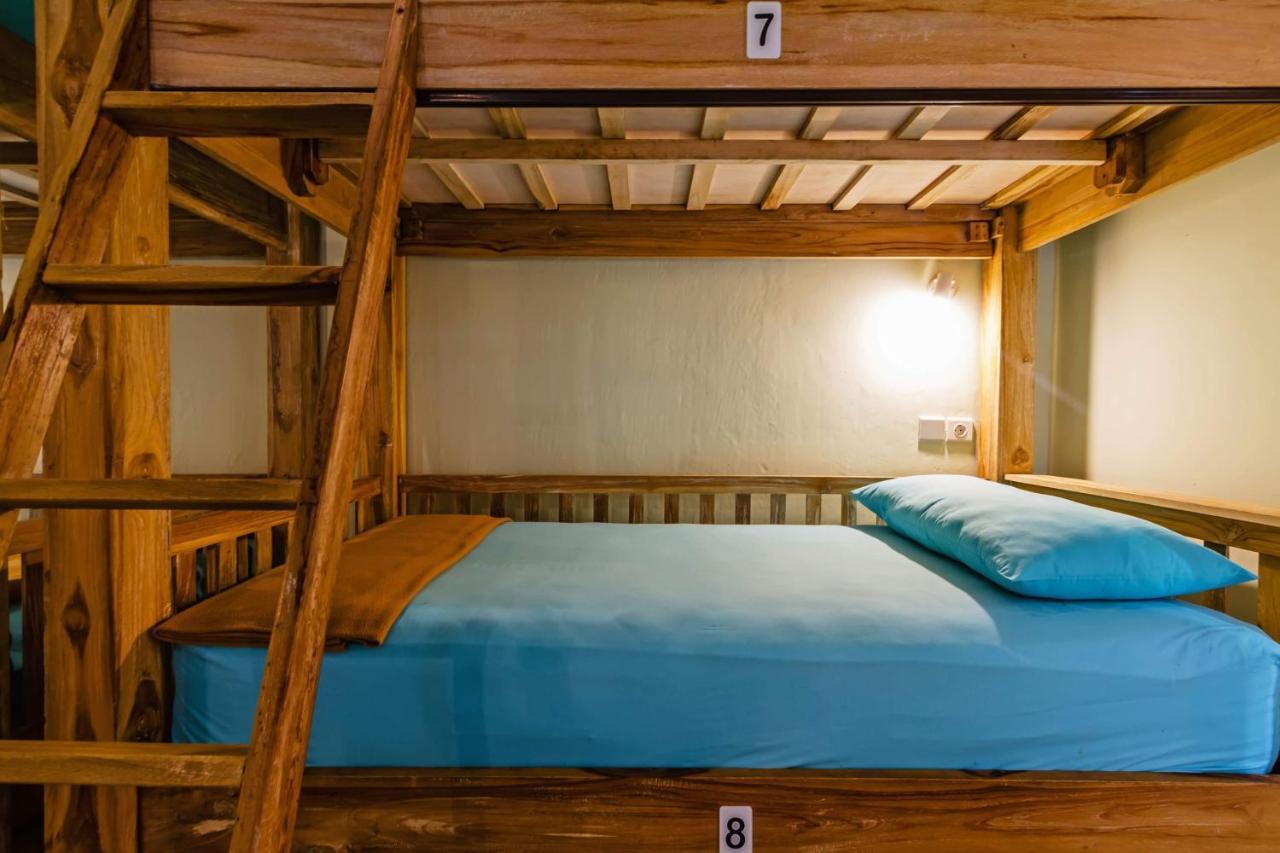Lembongan Hostel Nusa Lembongan Kültér fotó